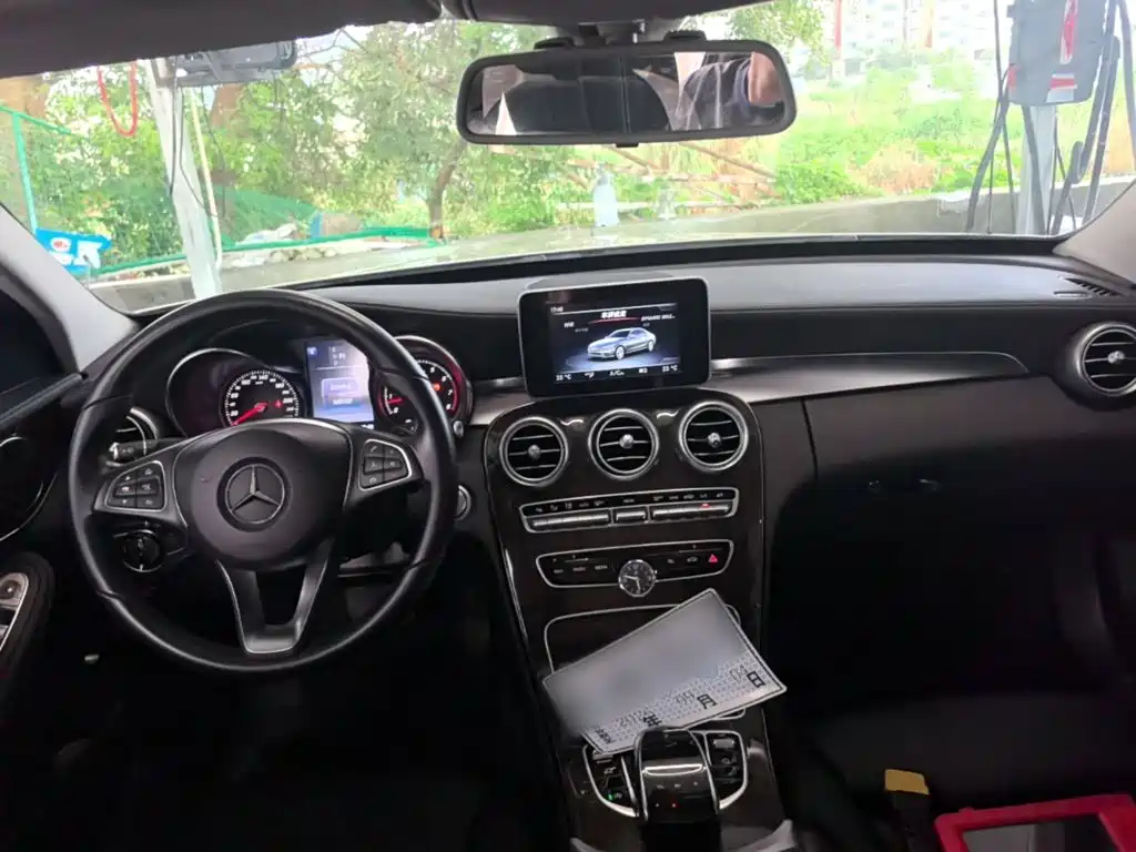 Mercedes-Benz C-Class — миниатюра 10