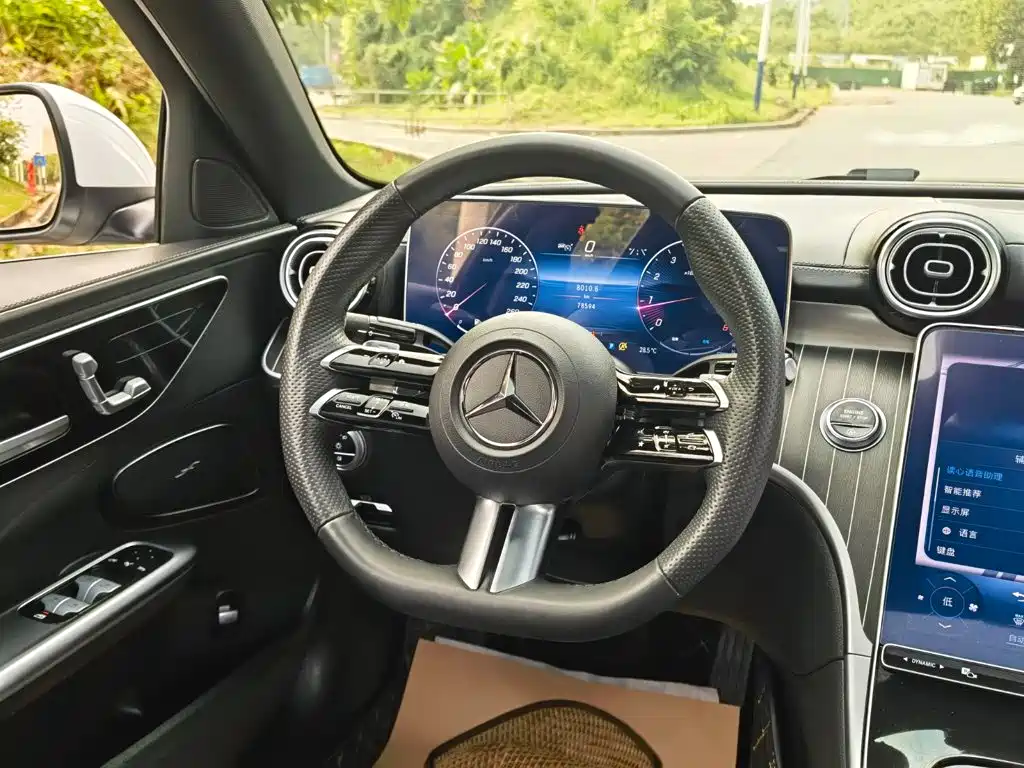 Mercedes-Benz C-Class — миниатюра 11