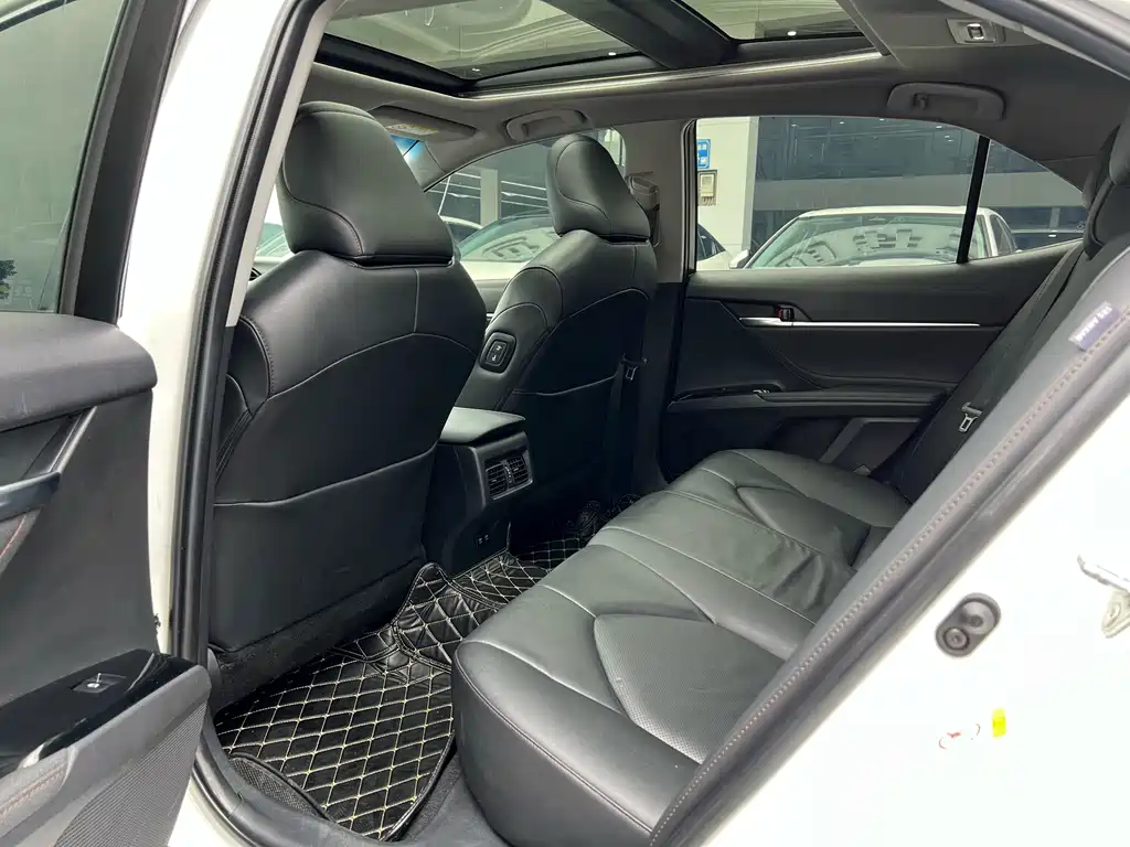 Toyota Camry 2018 2.5G Luxury