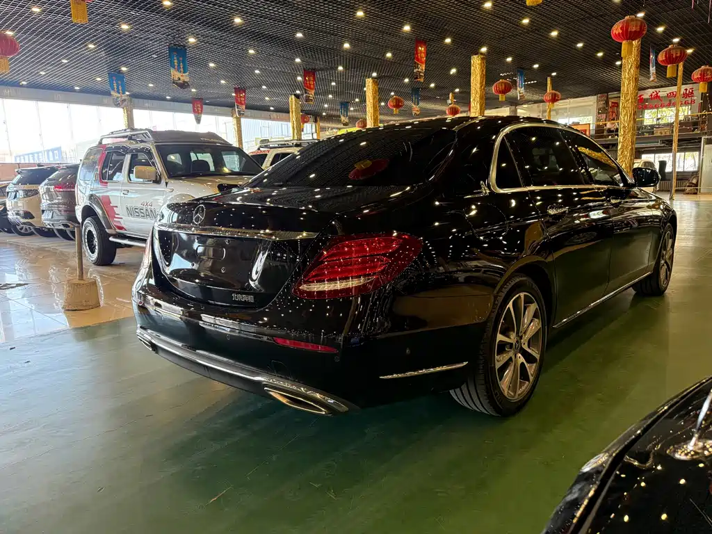 Mercedes-Benz E-Class — миниатюра 7