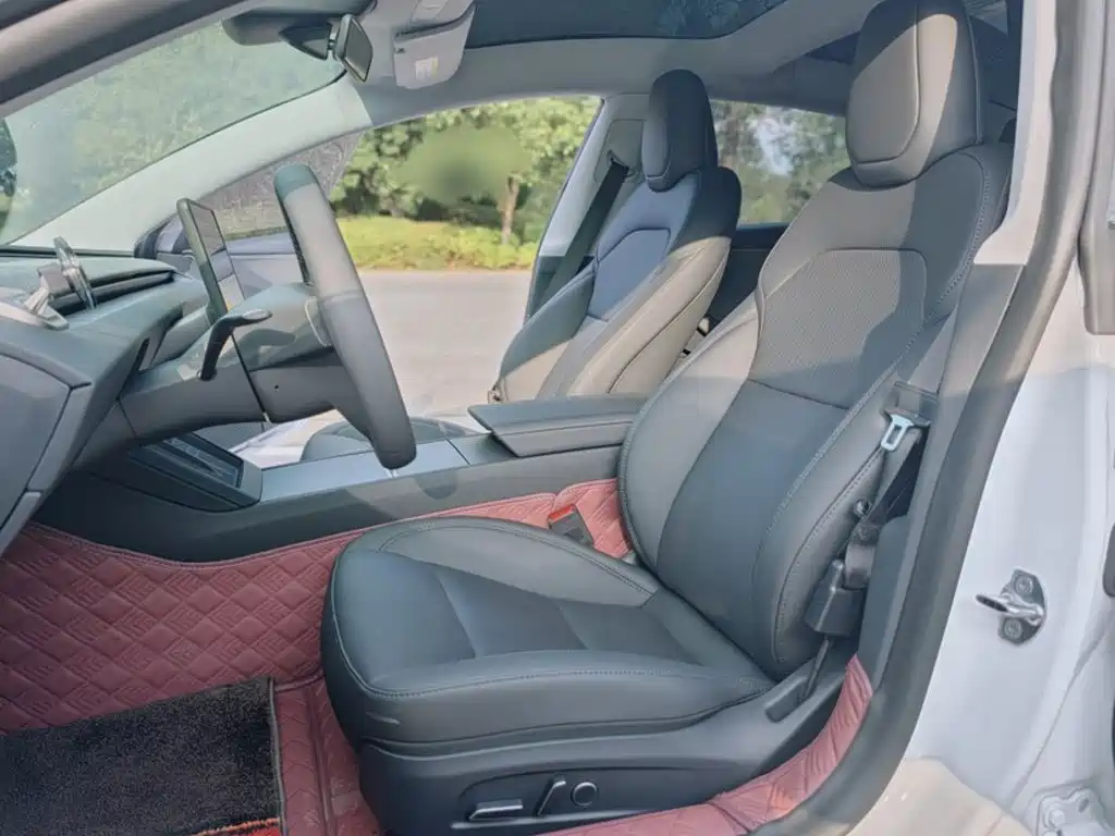 Tesla Model 3 — миниатюра 15