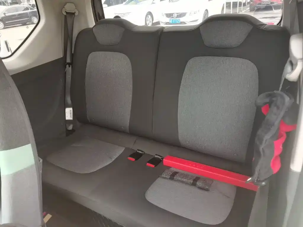 Wuling MINIEV — миниатюра 17