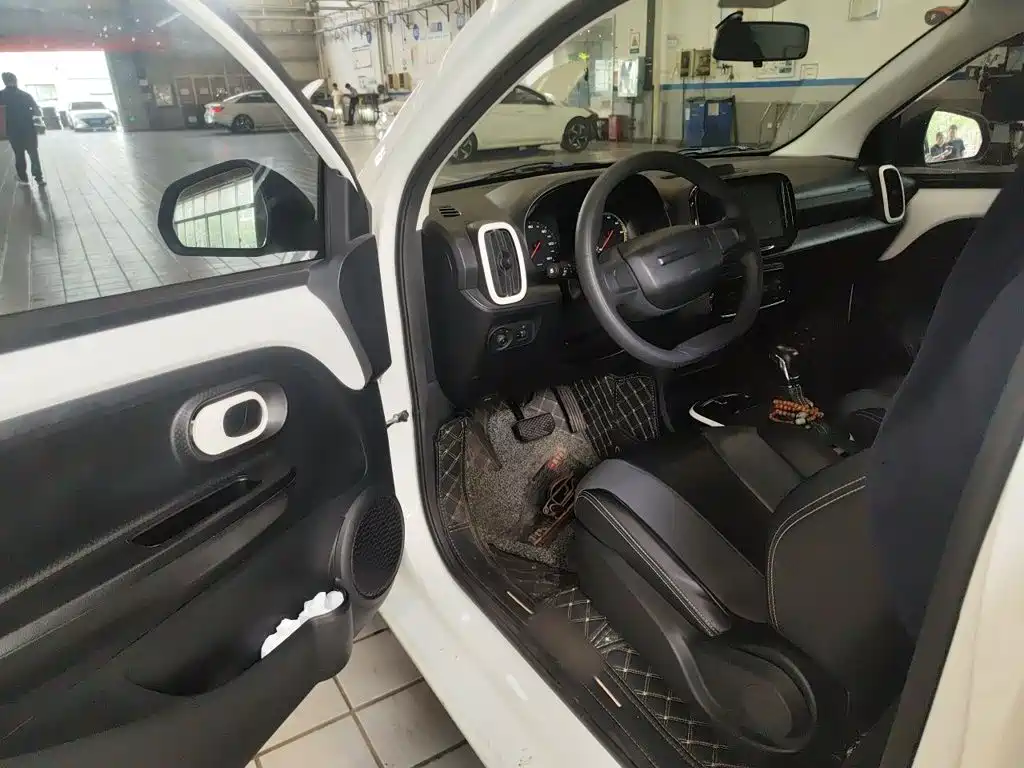 Roewe Clever — миниатюра 12