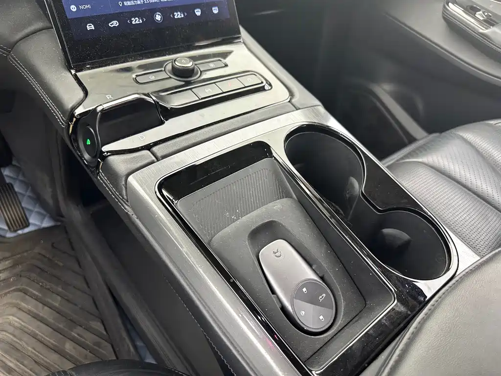 NIO ES8 — миниатюра 11
