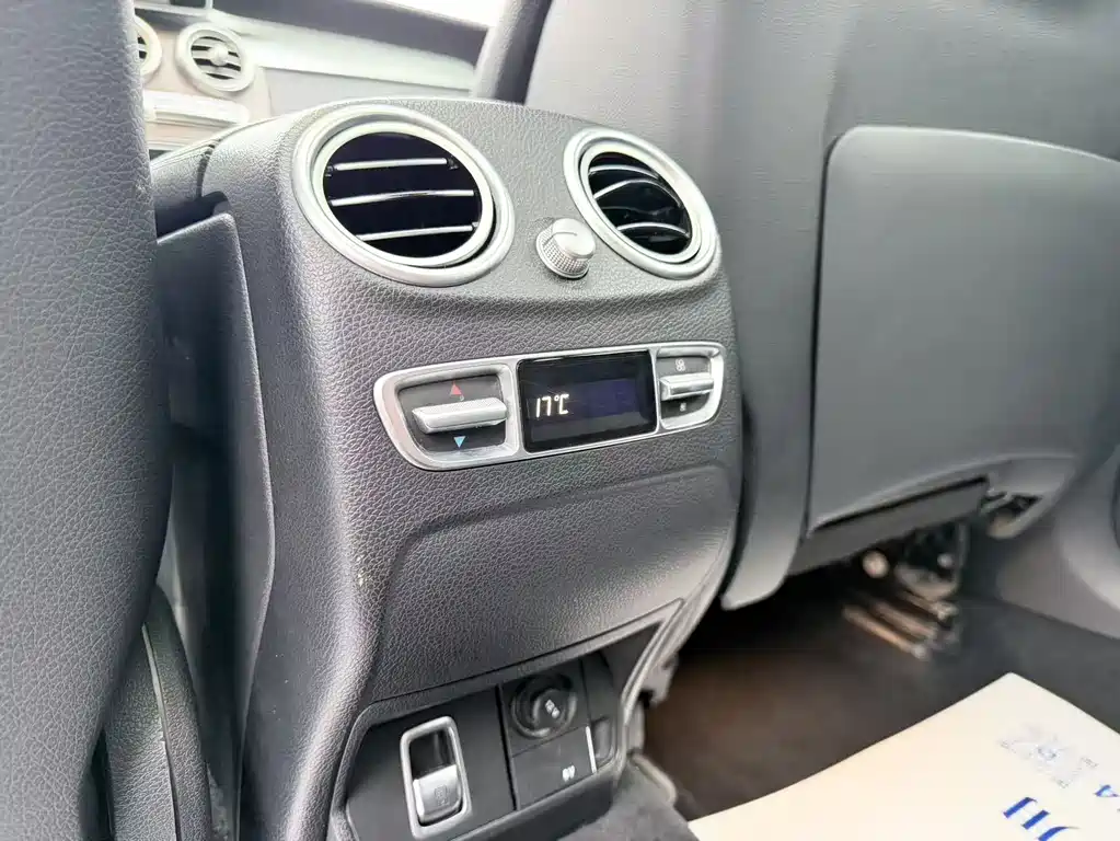 Mercedes-Benz GLC 2019 GLC 300 L 4MATIC