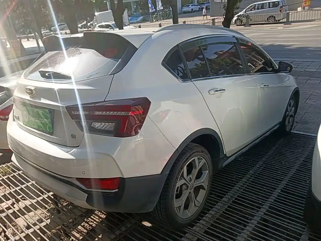 Geely Vision S1 — миниатюра 7