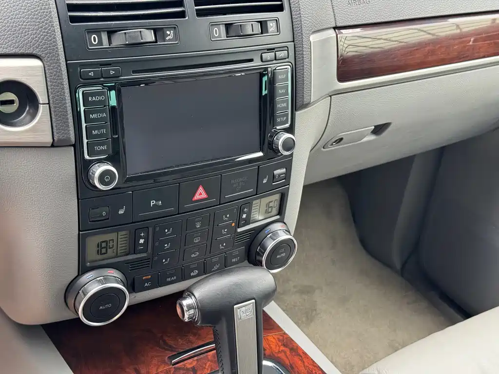 Volkswagen Touareg — миниатюра 11