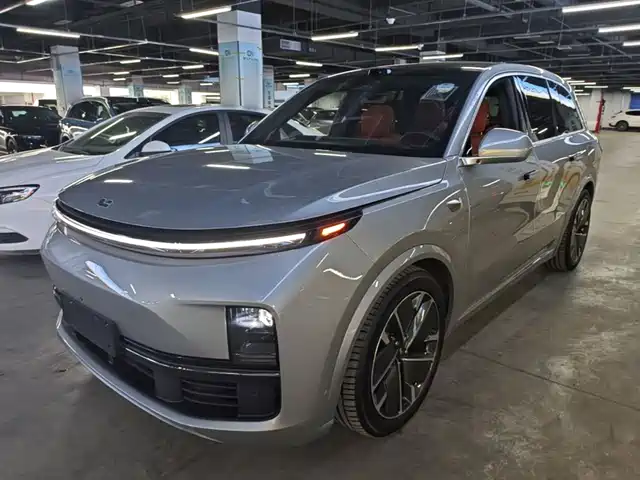 Li Auto L8