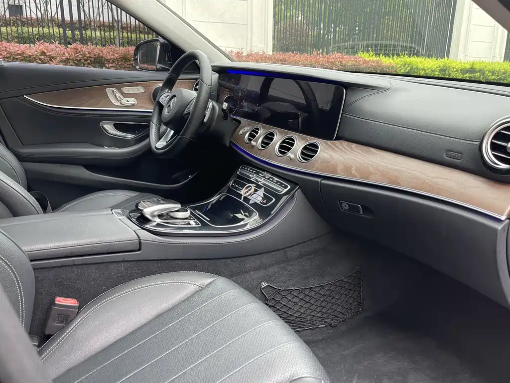 Mercedes-Benz E-Class E 2016 E 300 L Fashion