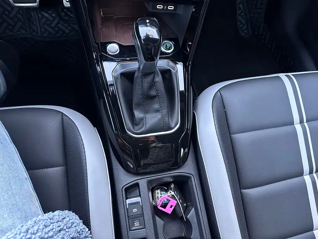 VOLKSWAGEN T ROC EXPLORING SONGS