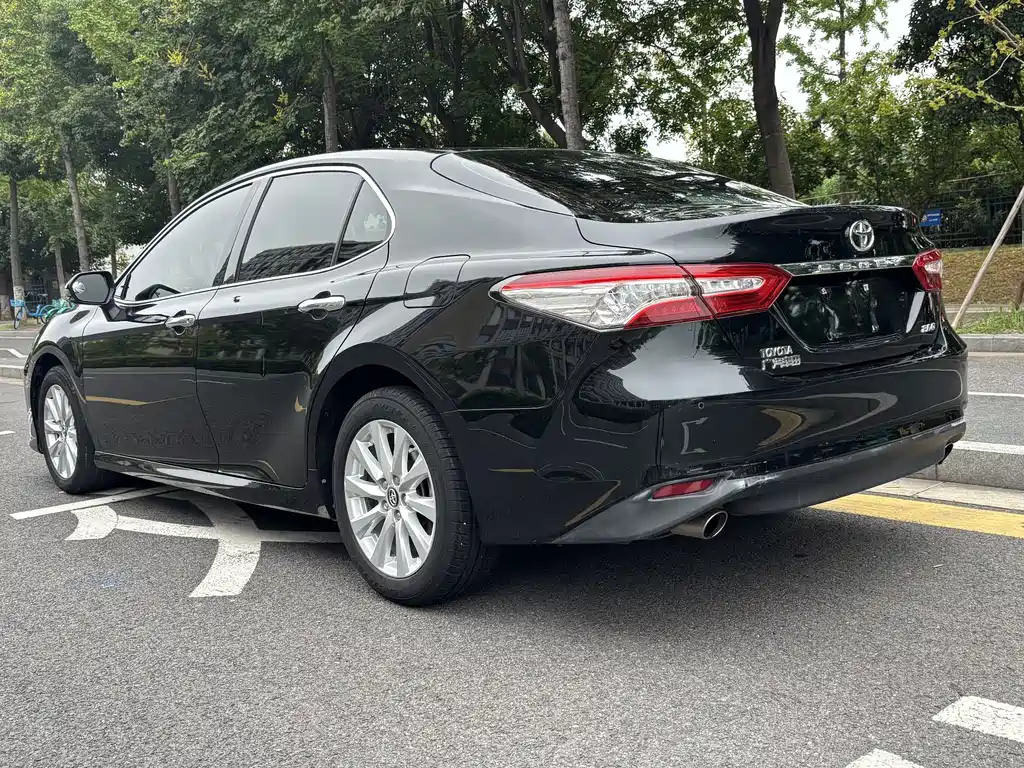 Toyota Camry — миниатюра 15