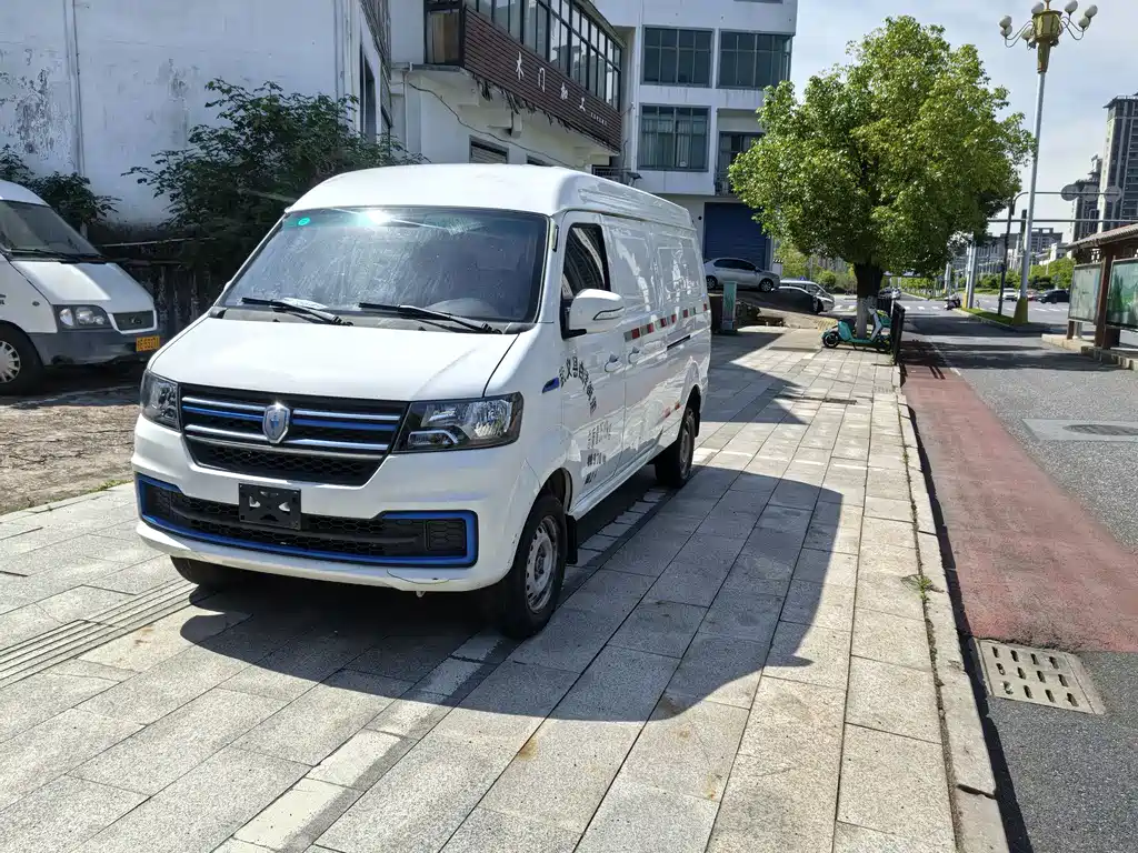 Jinbei Hiace EV 2023
