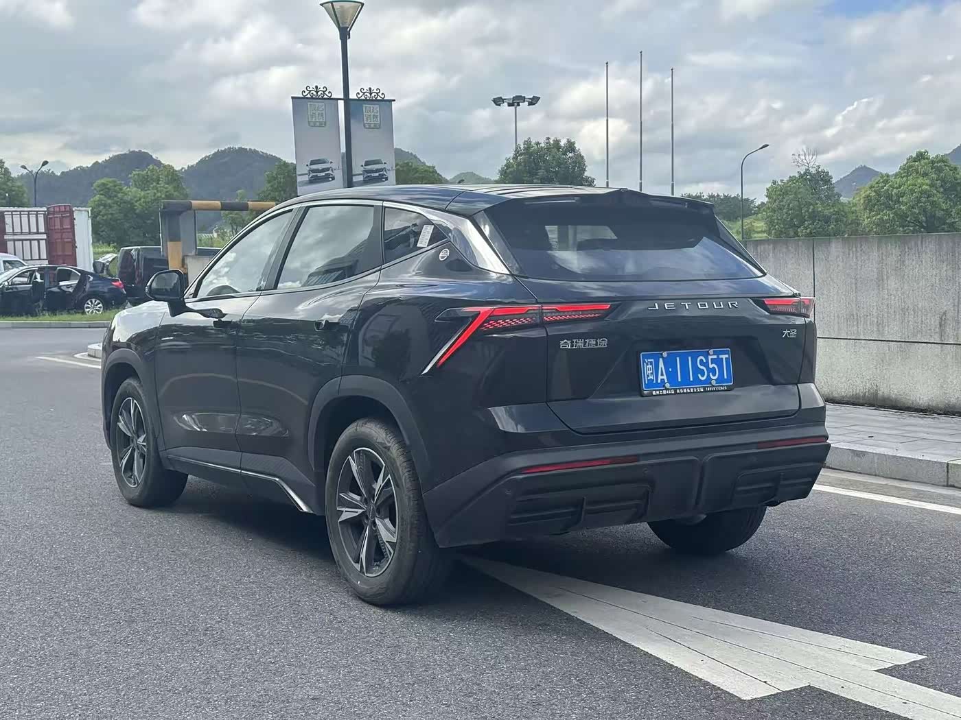 Jetour Jetour Dasheng 1.5 л 2023 г. Чёрный, пробег 20000 км
