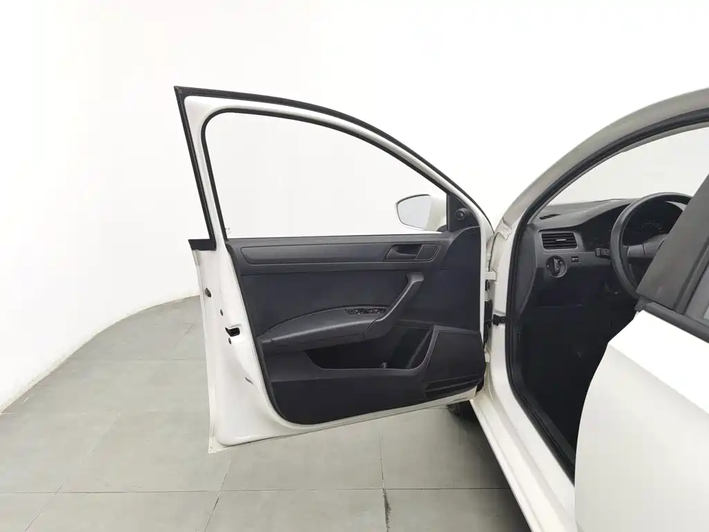 Volkswagen Santana — миниатюра 8