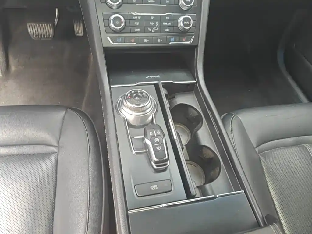 Ford Taurus — миниатюра 14