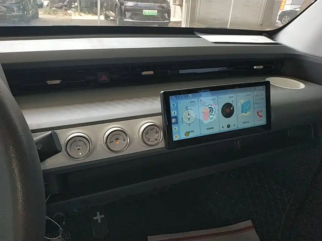 Wuling MINIEV — миниатюра 13
