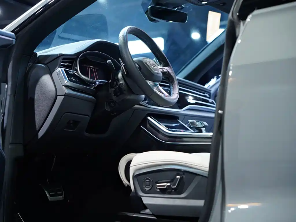 Audi RS Q8 — миниатюра 30