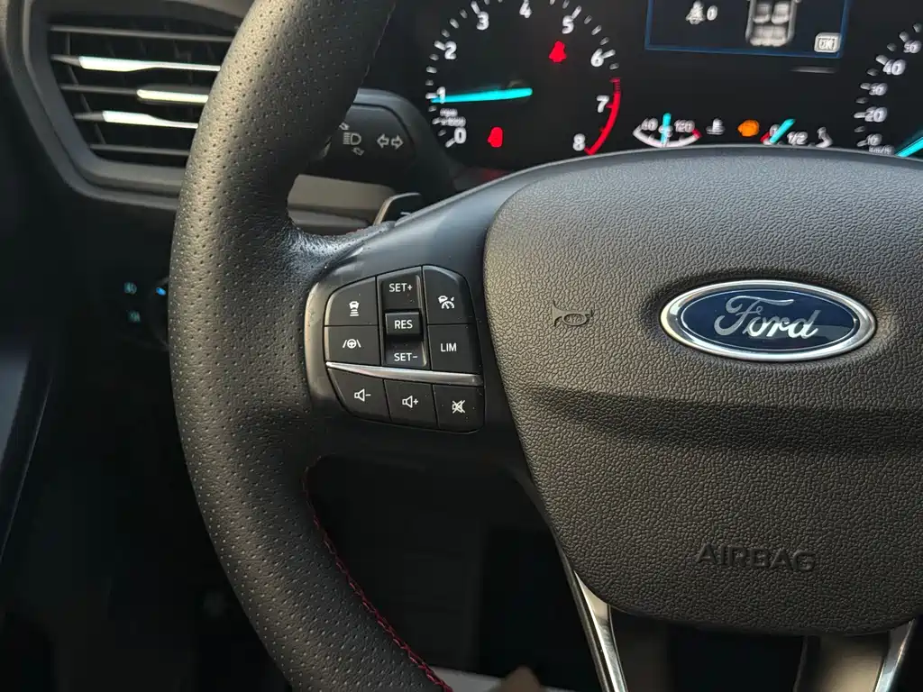 Ford Focus — миниатюра 16