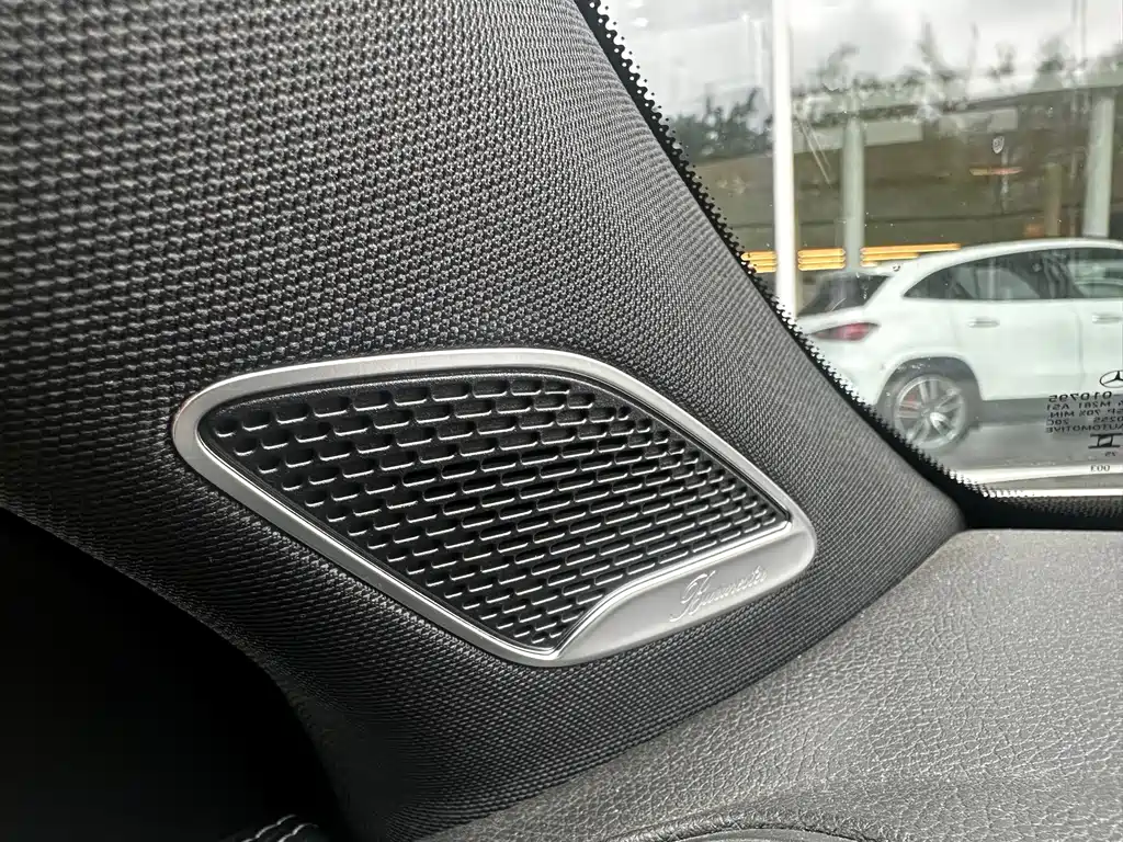 Mercedes-Benz GLB — миниатюра 16