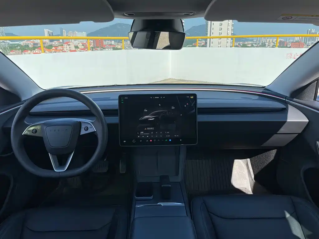 Tesla Model 3 — миниатюра 12