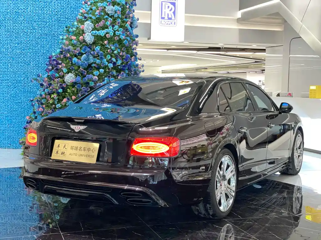 Bentley Flying Spur — миниатюра 13