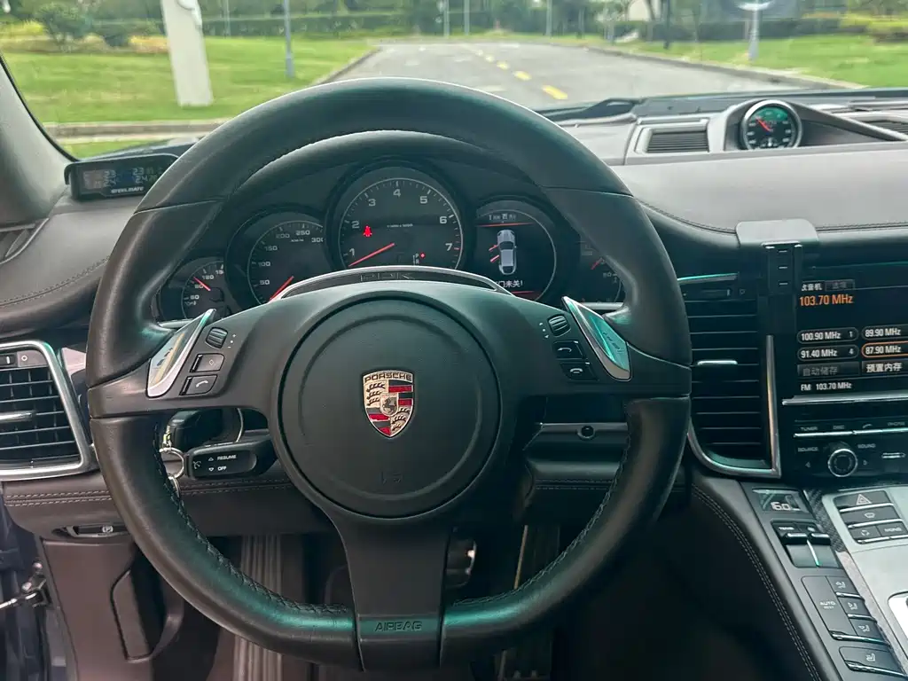 Porsche Panamera — миниатюра 13