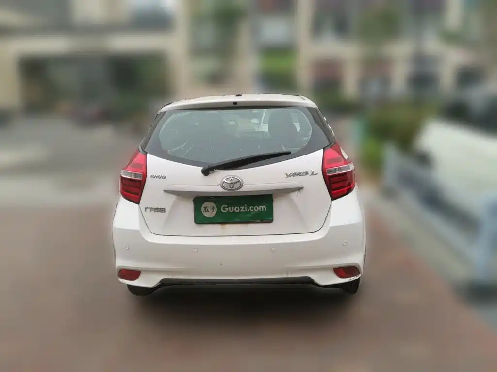 Toyota Yaris L — миниатюра 3