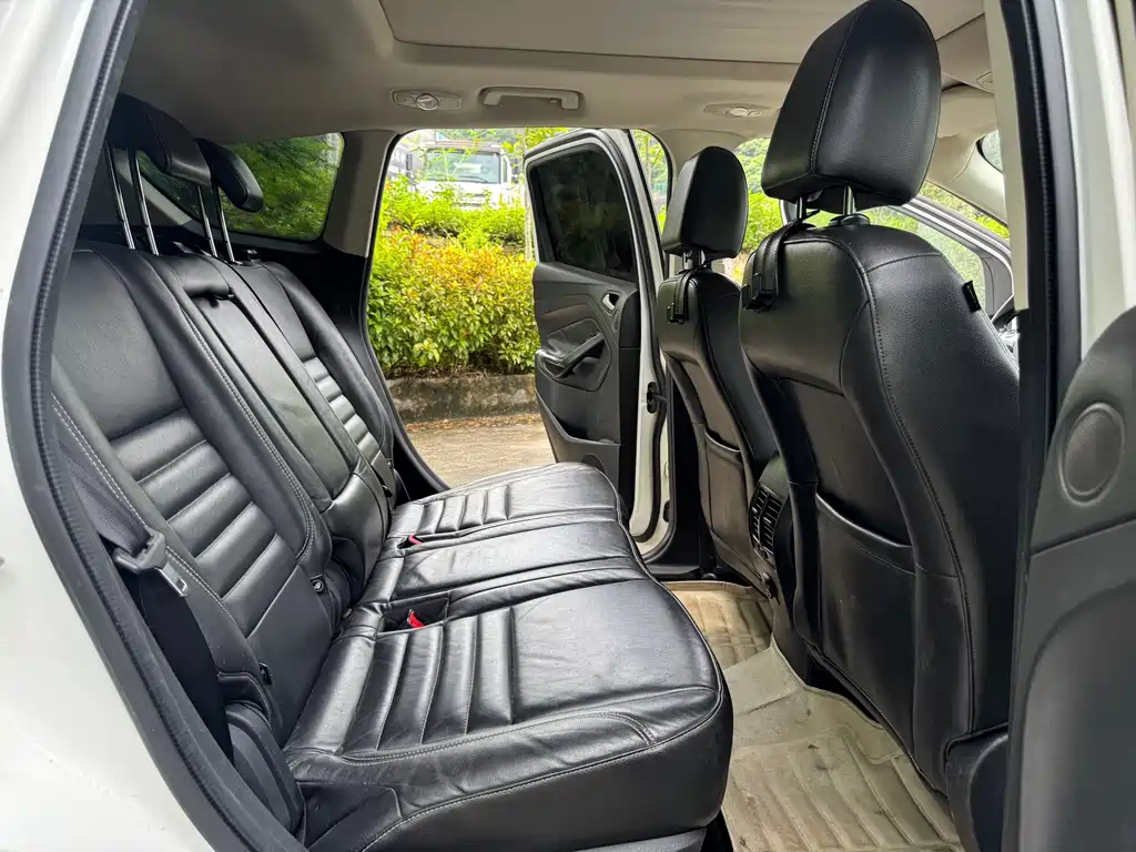 Ford Kuga — миниатюра 14