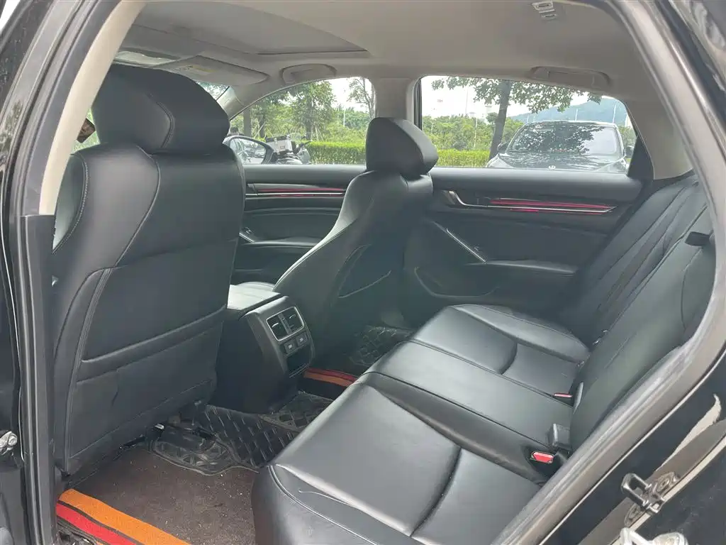 Honda Accord — миниатюра 7
