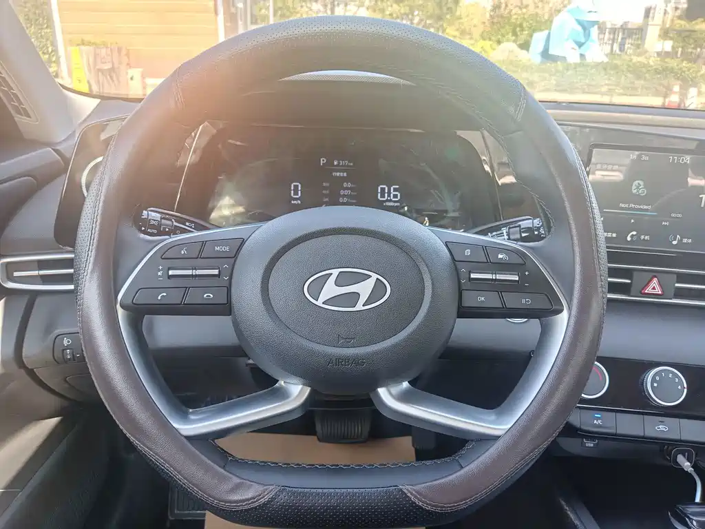 Hyundai Elantra — миниатюра 18