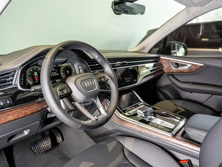 Audi Q7 2023 55 TFSI quattro S line Sport