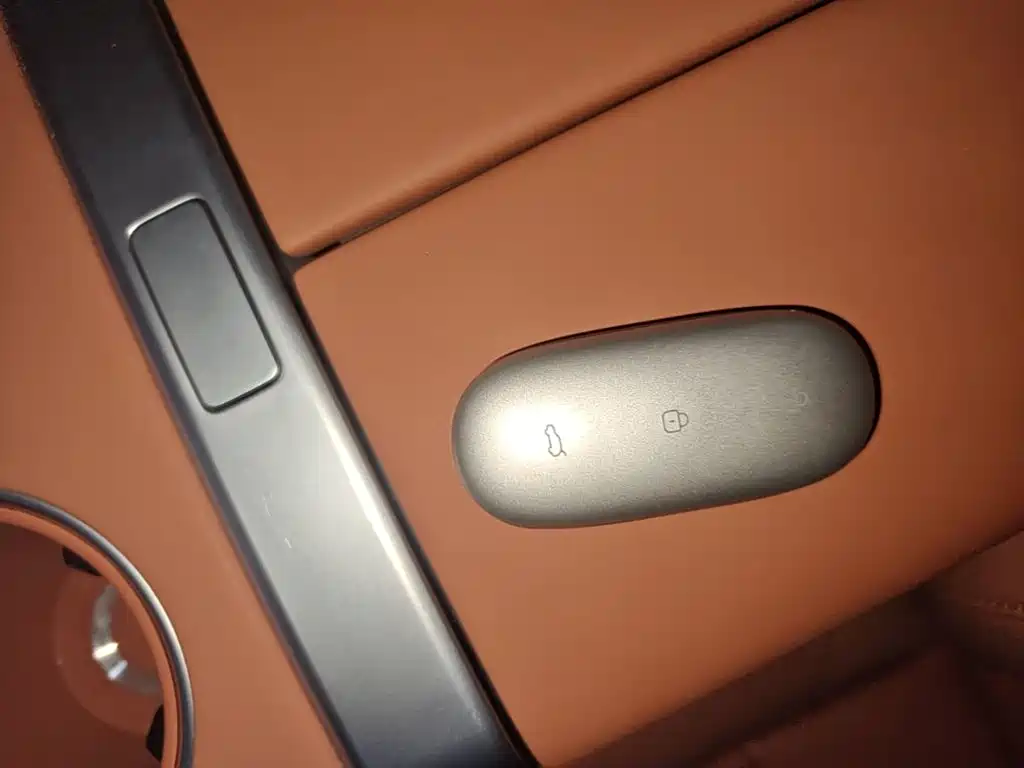Li Auto Li L8 — миниатюра 9