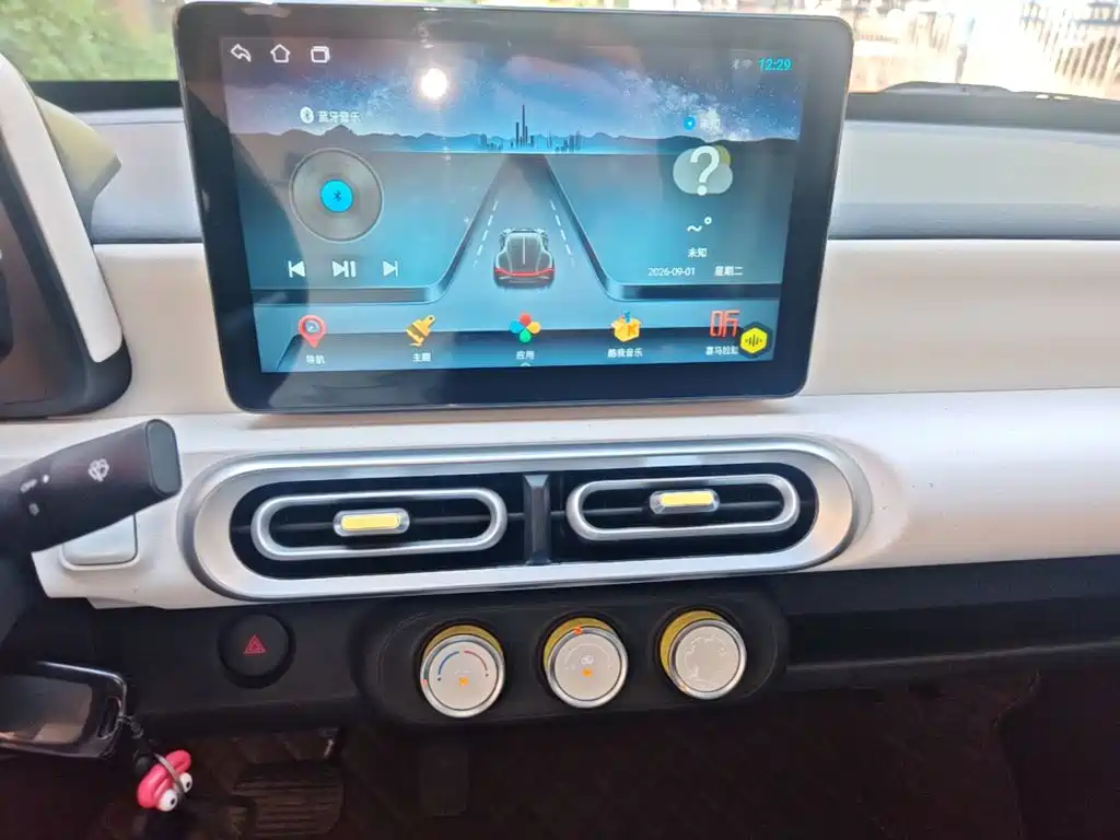 Wuling MINIEV — миниатюра 9