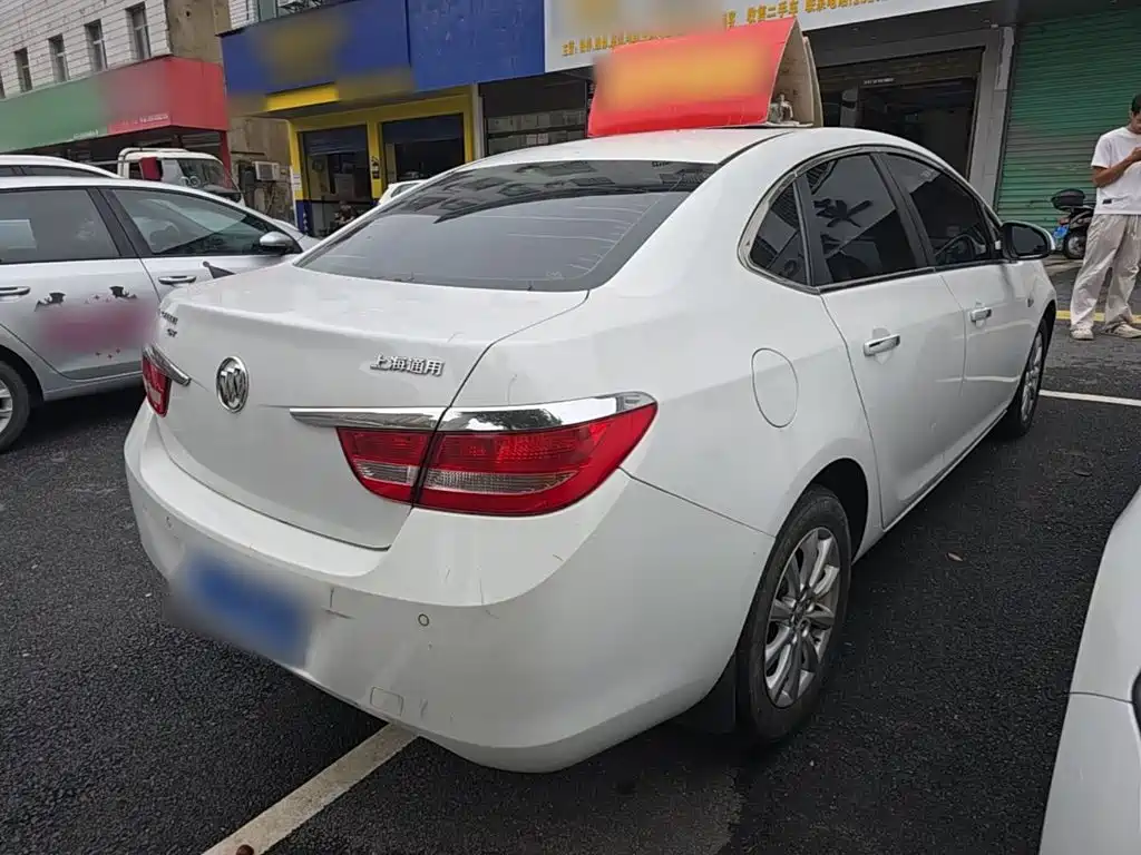 Buick Excelle — миниатюра 7