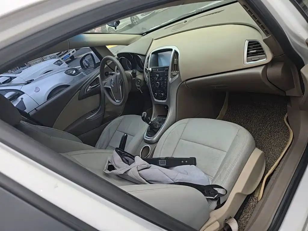 Buick Excelle — миниатюра 25