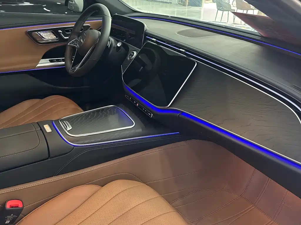 Mercedes-Benz E-Class — миниатюра 12