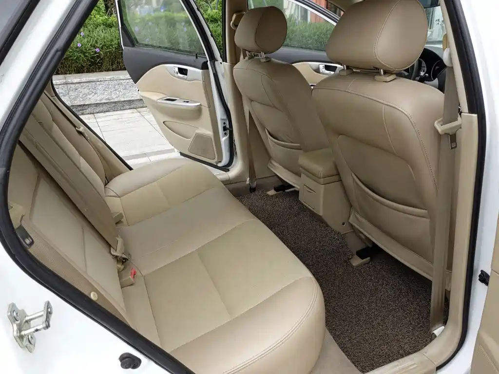 Buick Excelle — миниатюра 9