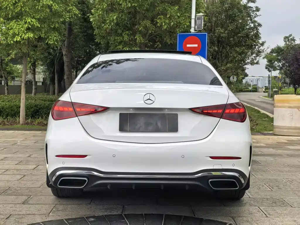 Mercedes-Benz C-Class — миниатюра 13
