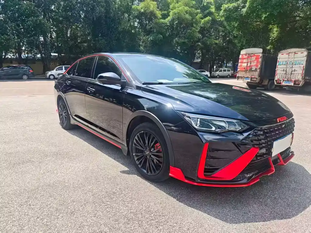 DONGFENG YI HYUN MAX