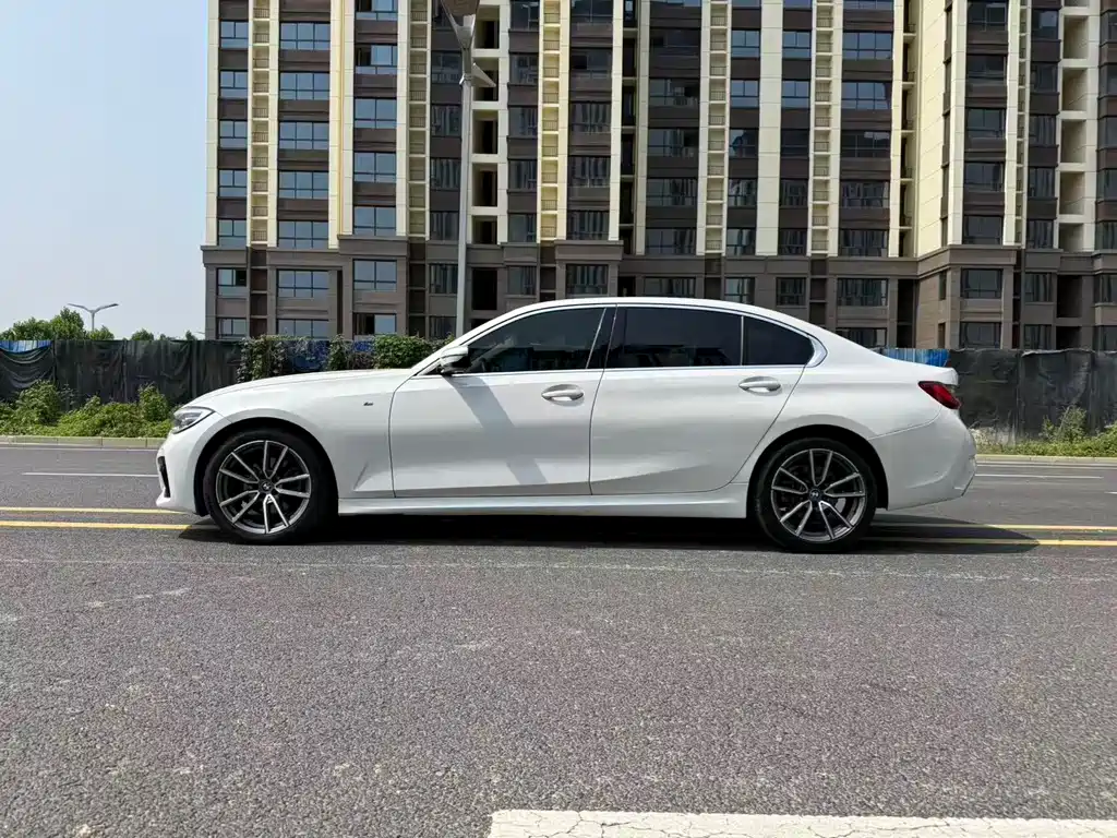 BMW 3 Series 3 2022 325Li M Sport