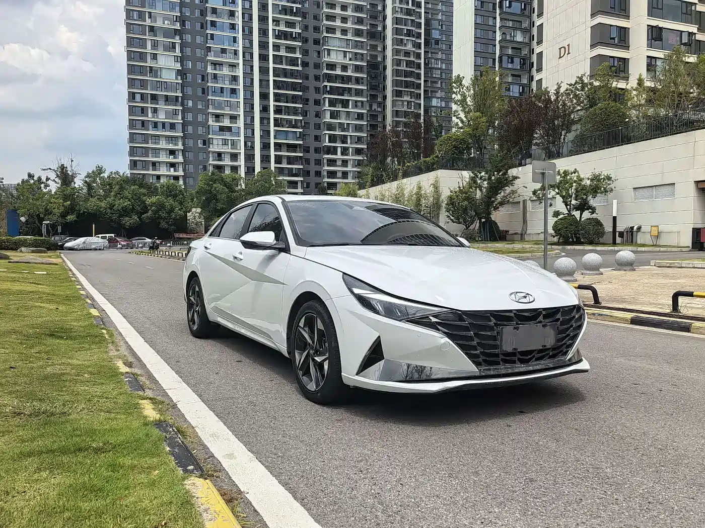 Hyundai Elantra 2022 Белый из Китая, фото 2