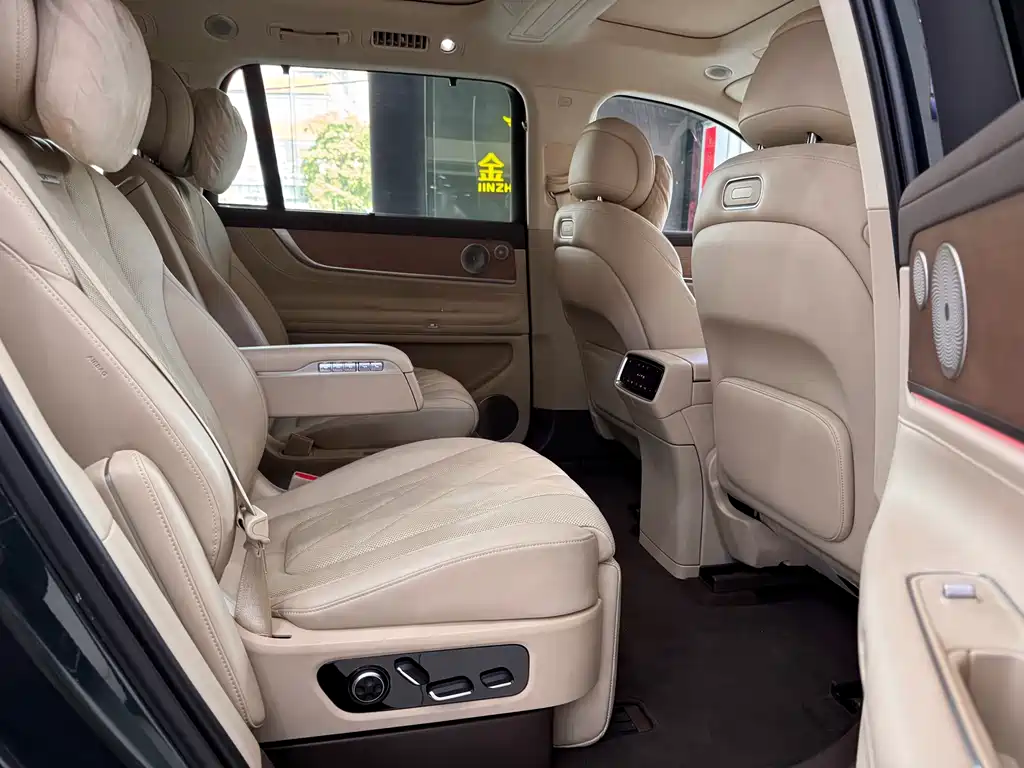 AITO ASK THE WORLD M9