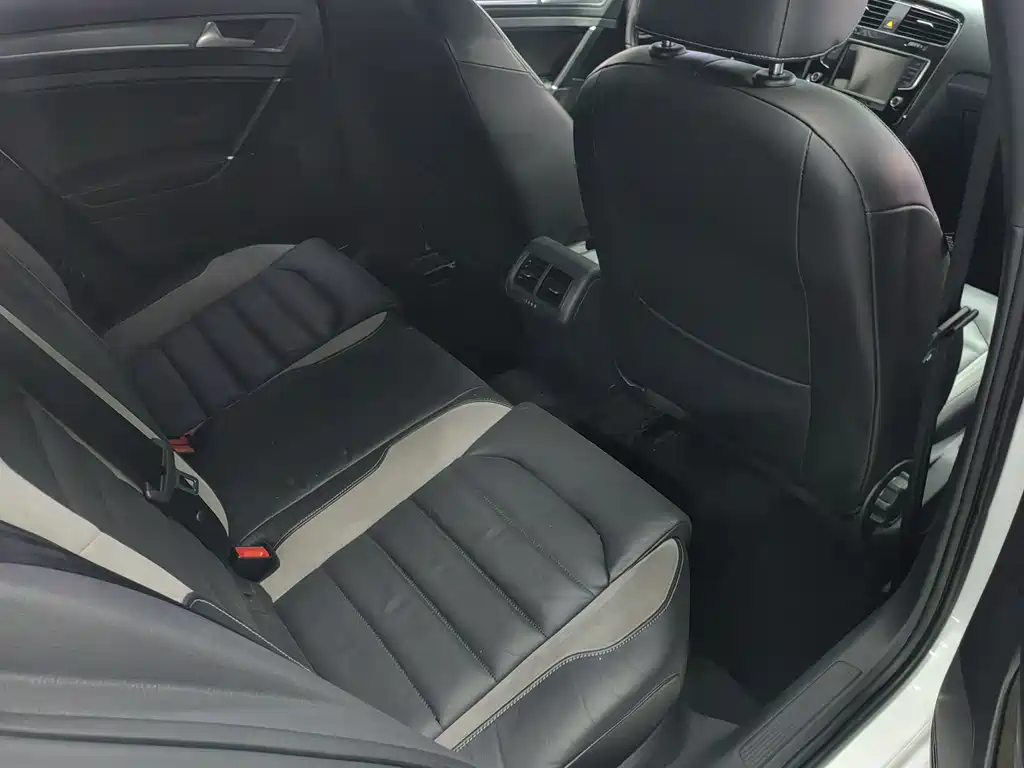 Volkswagen Golf 2015 1.4TSI AT R-Line