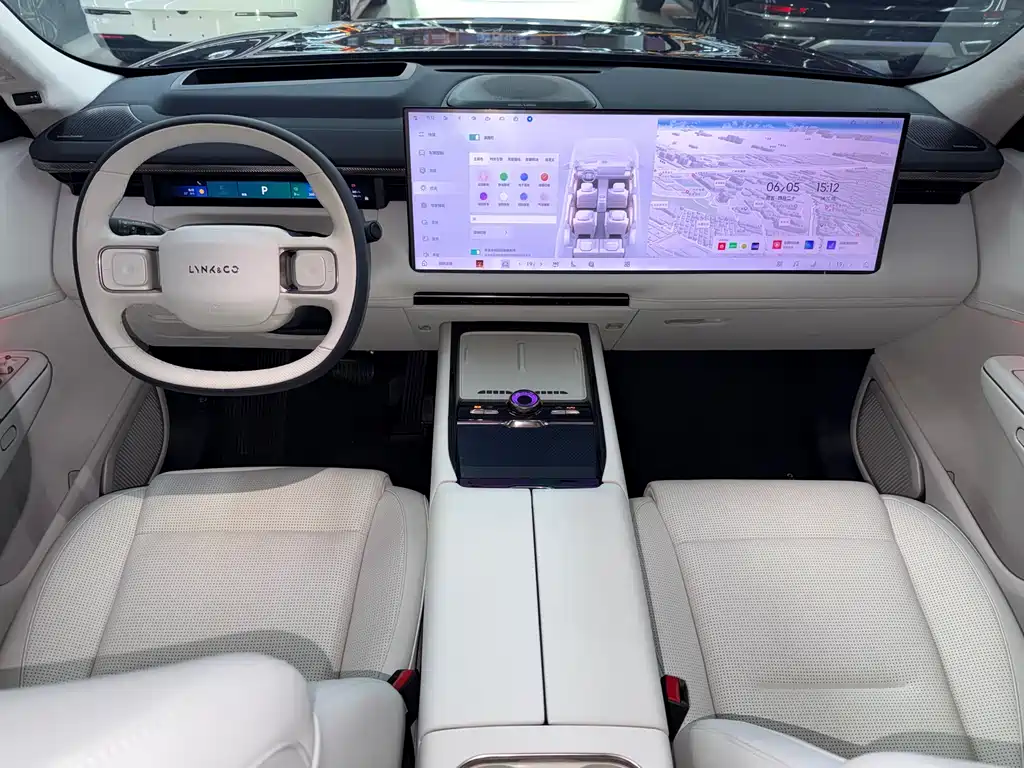 Lynk & Co 900 2025 1.5T Ultra 6 мест