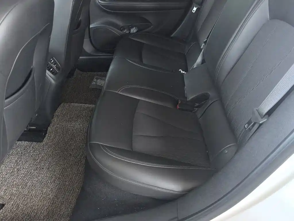 Buick Verano — миниатюра 18