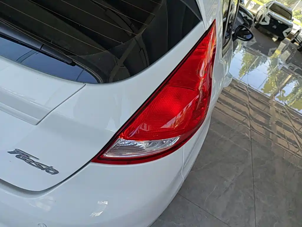 Ford Fiesta — миниатюра 8