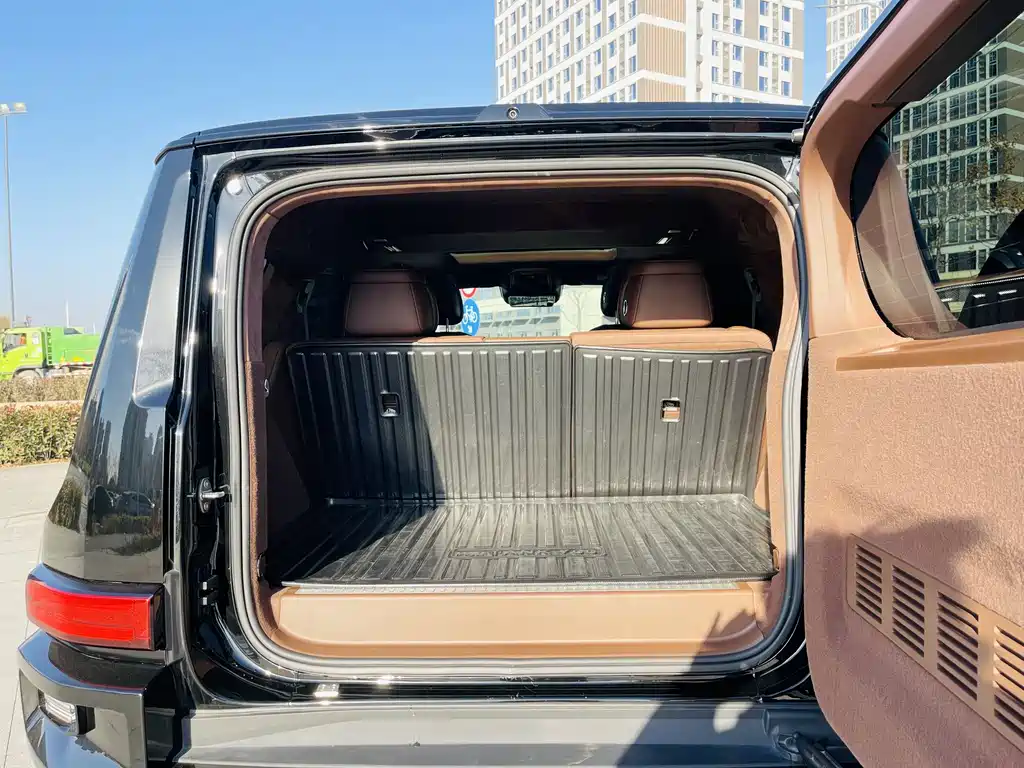 TANK TANK 700 NEW ENERGY