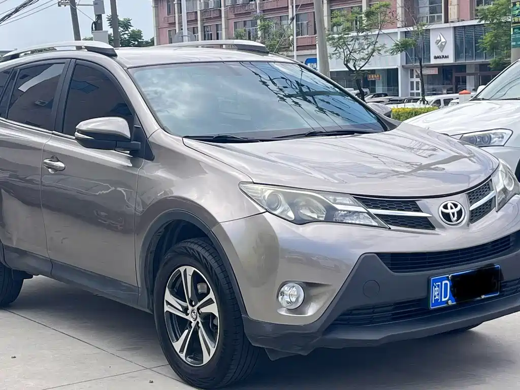 Toyota RAV4 — миниатюра 3
