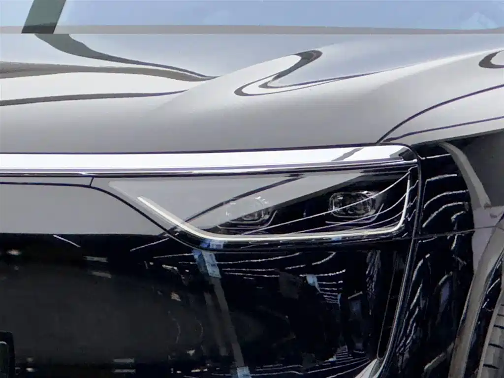 Aito M8 2025 Max+ 53.4kWh 5 мест (192 )