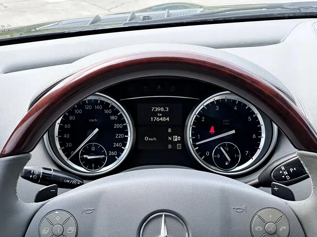 Mercedes-Benz GL-Class — миниатюра 15